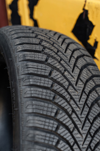 фото протектора и шины Ice Blazer Alpine+ Шина Sailun Ice Blazer Alpine+ 175/65 R14 82T