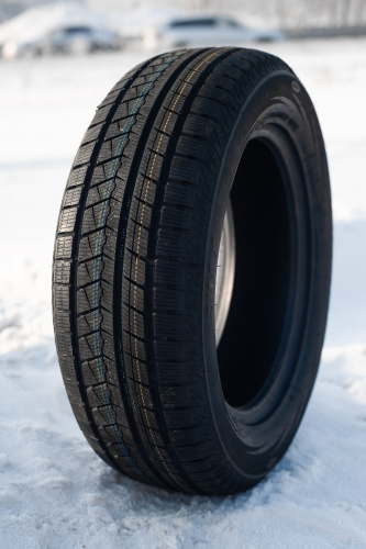 фото протектора и шины ICEPIONEER 868 Шина ZMAX ICEPIONEER 868 235/60 R18 107H